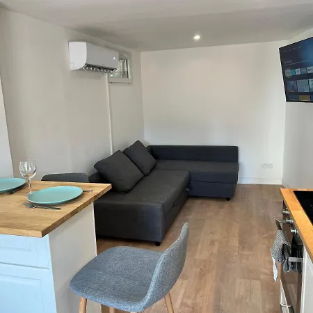 Neuf Centreville Climatise #13 Apartment